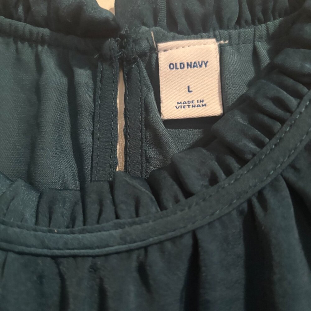 Old Navy Relaxed Sleeveless Ruffle-Trim Satin Top for Women - Picture 3 of 9